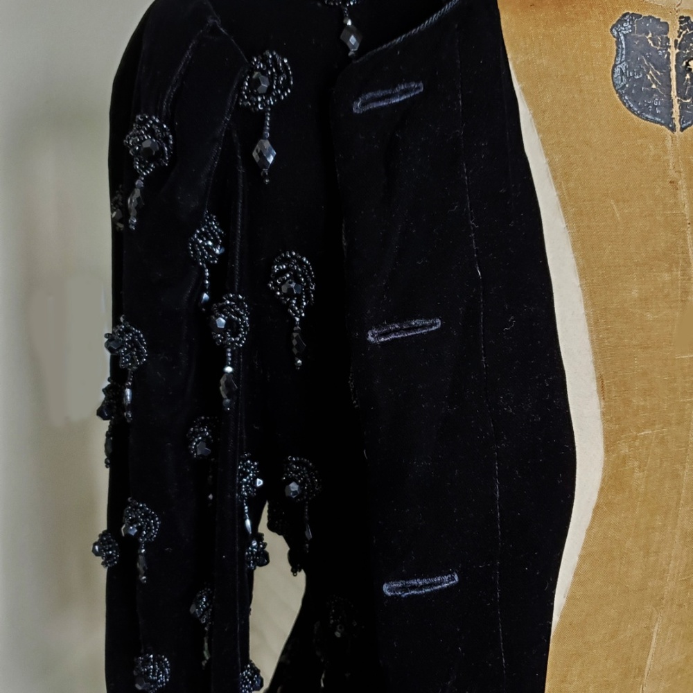 Vintage Oscar de la Renta velvet beaded jacket - Picture 8 of 8